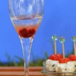 Ροζ τεκίλα και ψητές μπουκιές κολοκύθας. Pink tequila and roasted pumpkin bites.