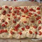 Αμπελοφάσουλα με πιπεριά Φλωρίνης και σουμάκι. Cowpeas (ambelofasoula) with red peppers and sumac.