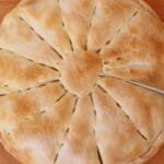 Πιτάκια με ταχίνι και χαρούπι. Tahini and carob pies.