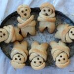 Ριγανάδα. Riganada, a traditional bread apetizer.