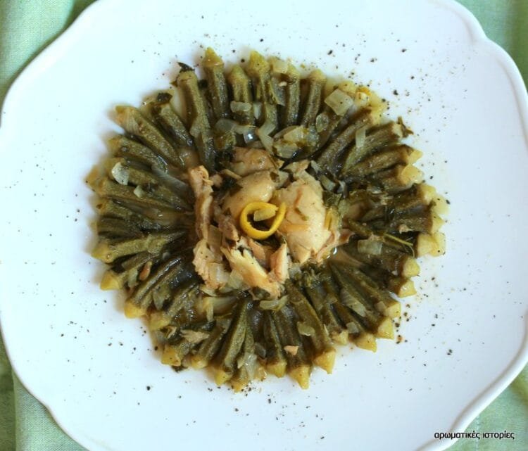 Okras with lemon, chicken and agourida