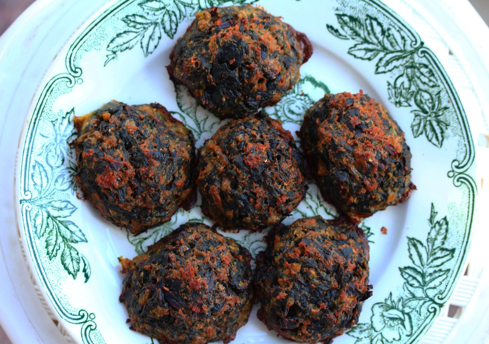 No meat burgers from beetroot leaves
