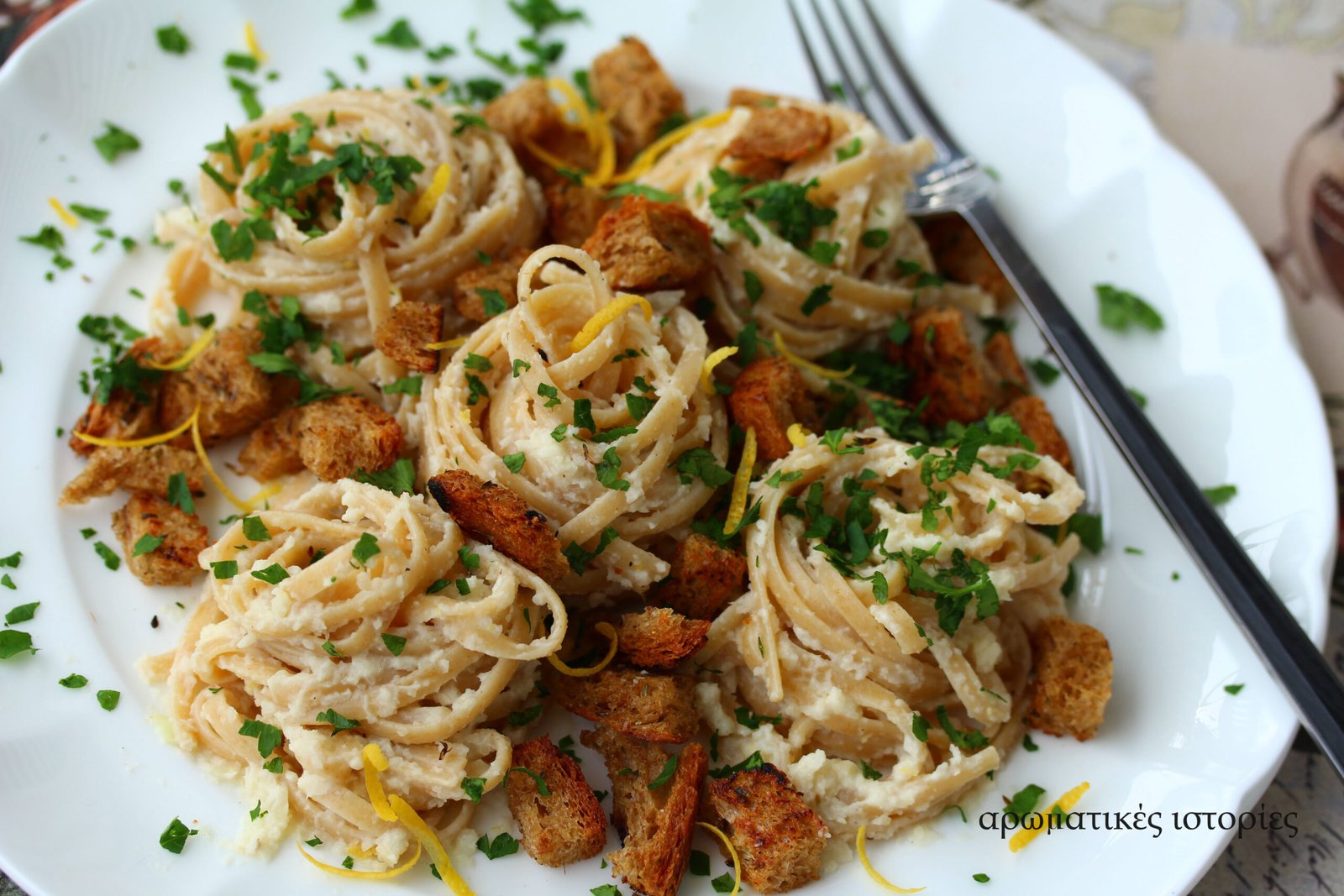 Pasta with cauliflower-mandel-lemon cream