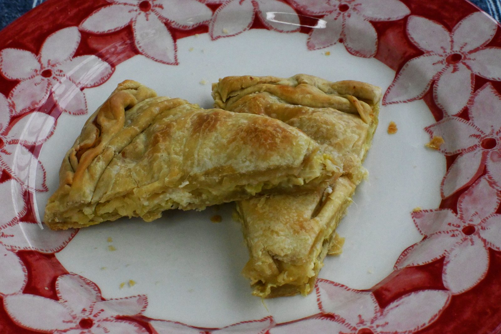 Leek pie with kefalograviera and feta cheese