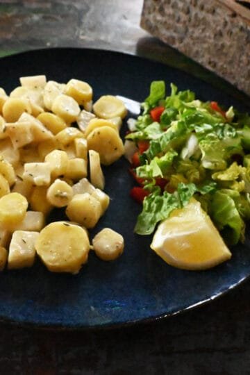 Parsnip, with celeriac root, fresh cream and garlic