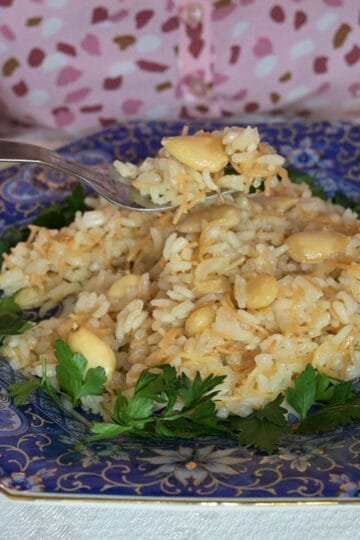 Atzem pilaf rice with almonds and olive oil