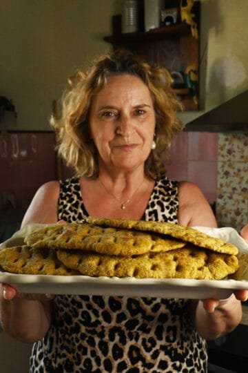 Whole wheat flour turmeric flatbreads