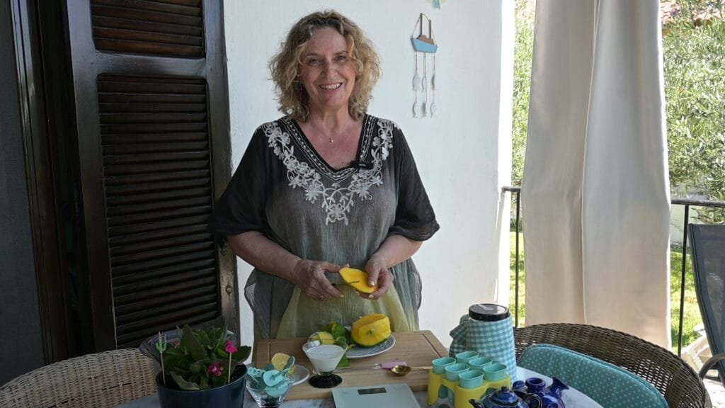 Mango icecream with honey