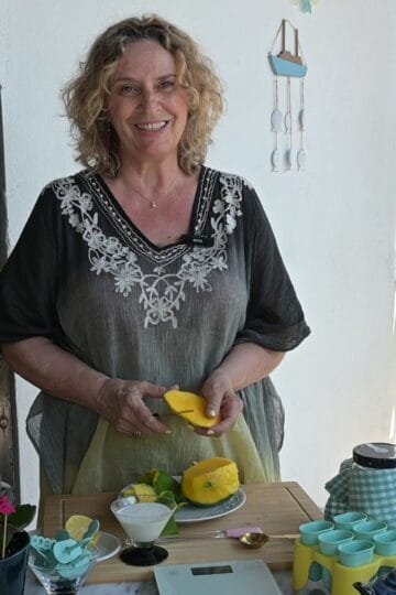 Mango icecream with honey