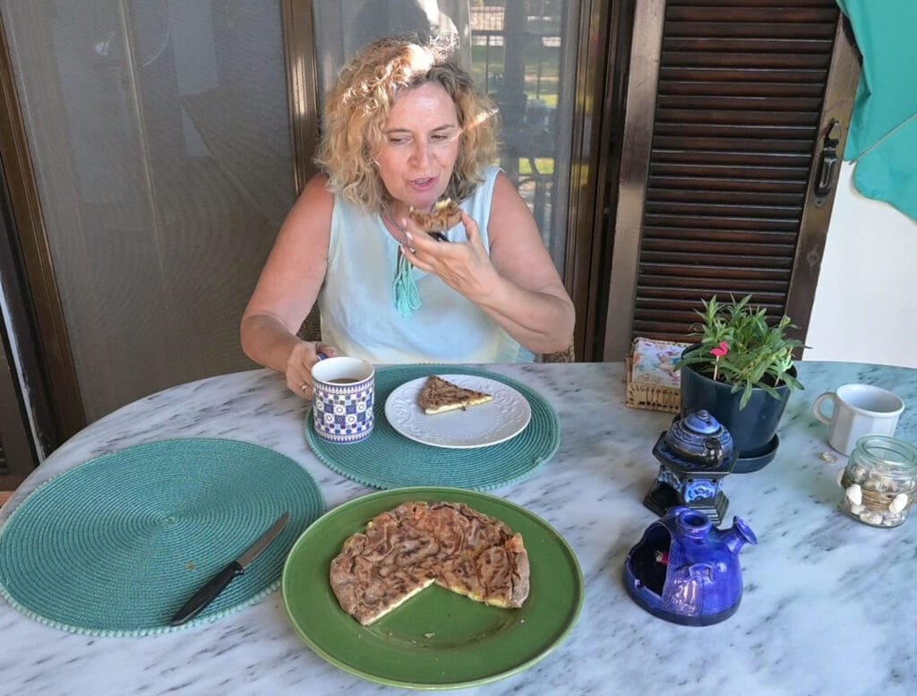 Whole wheet cheesepie in the pan