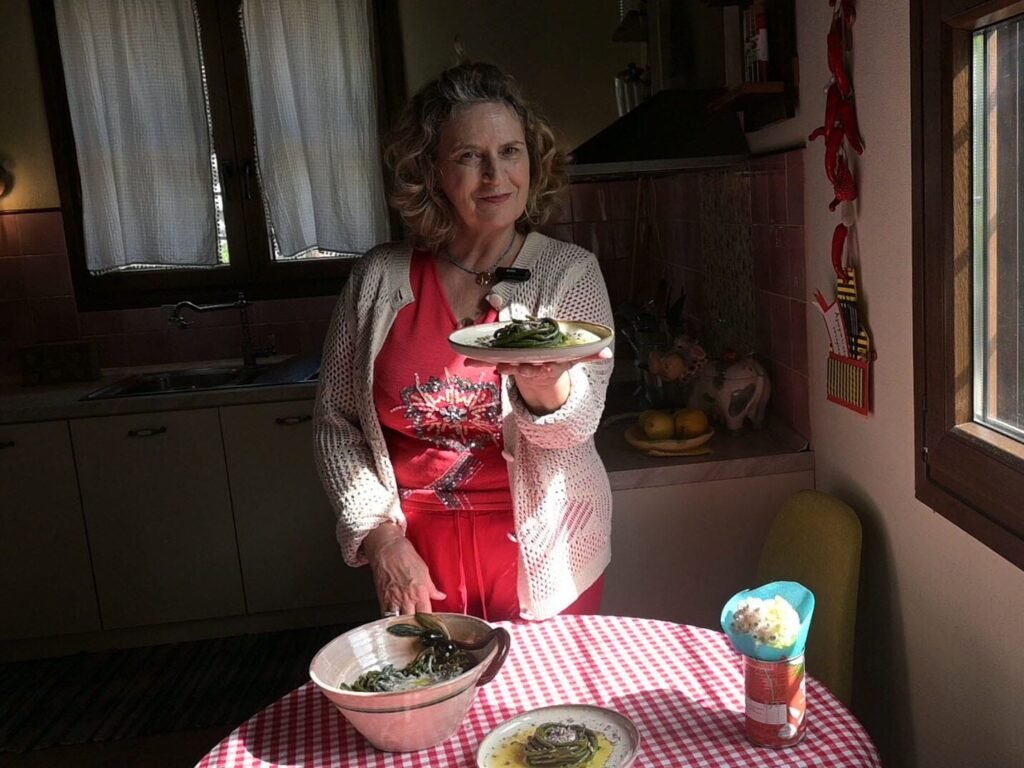 Cowpeas (ambelofasoula) with yogurt and sumac