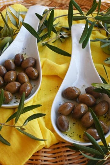 How I preserve our green olives in brine without slitting