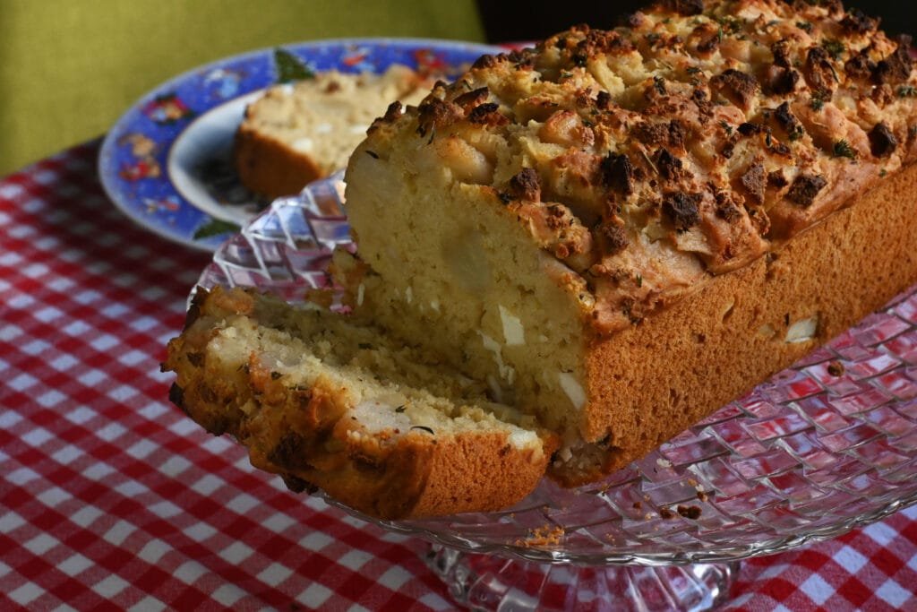 beer bread with manouri cheese, pear and aromatic herbs