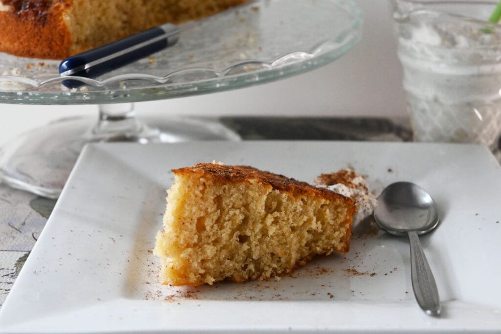 Cinnamon cake with caramelized pumpkin