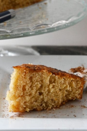 Cinnamon cake with caramelized pumpkin