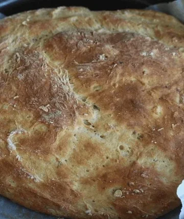 Potatoe bread with aromatic herbs