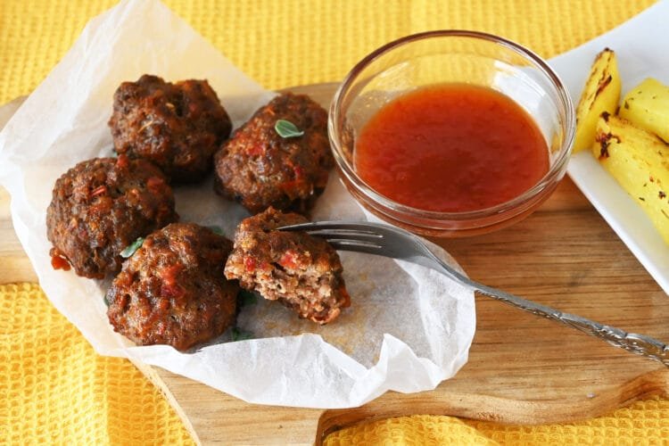 Beef sausage croquettes with garlic potatoes