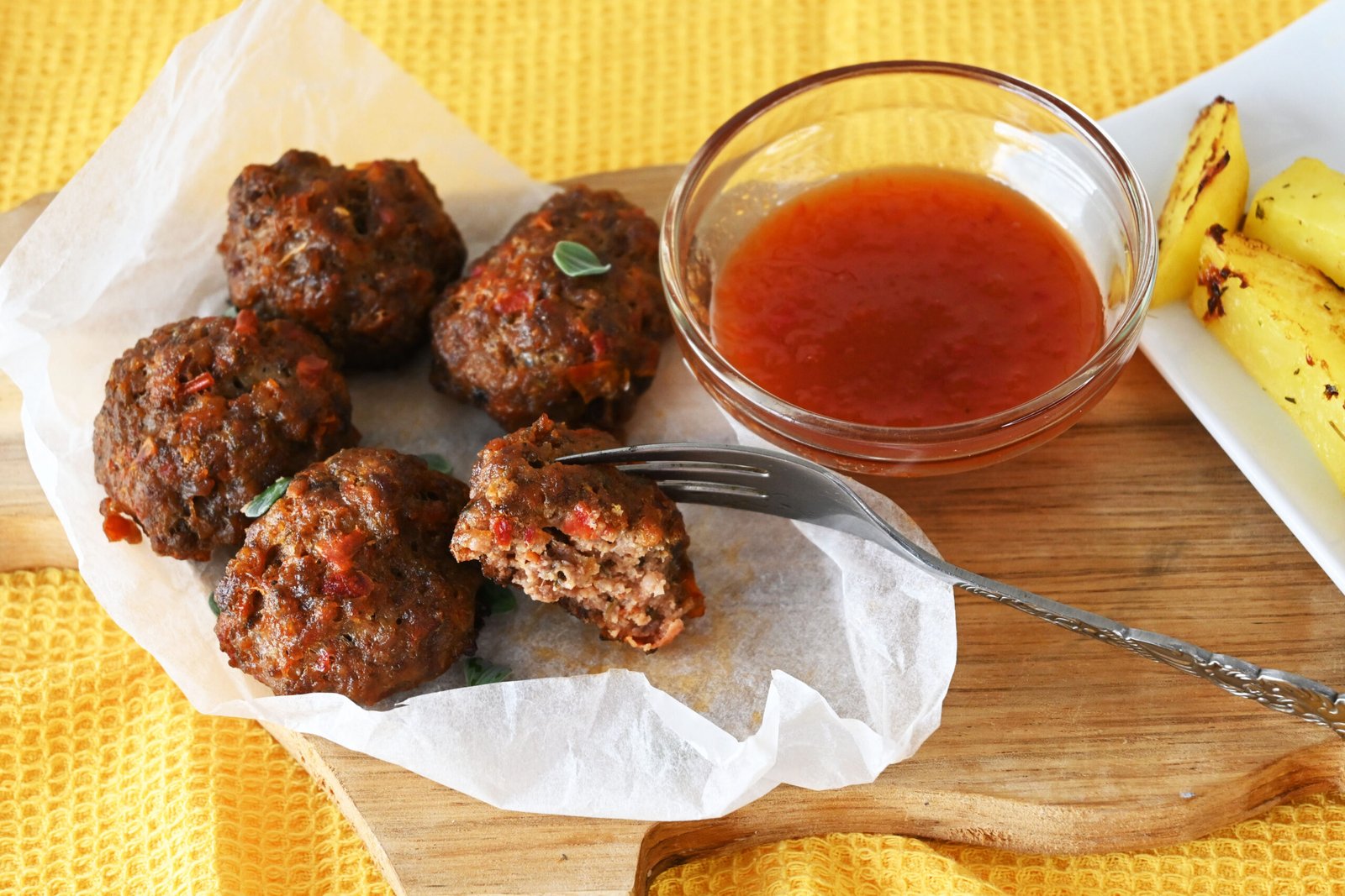 Beef sausage croquettes with garlic potatoes