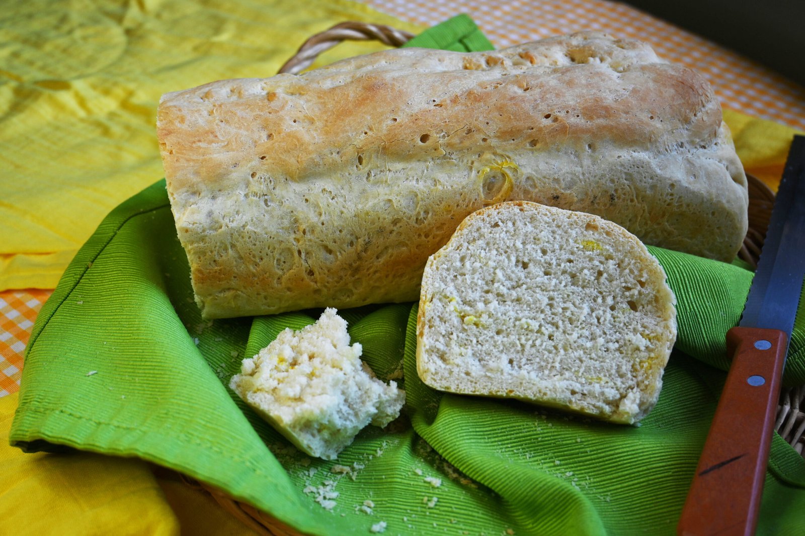 bread with saffron