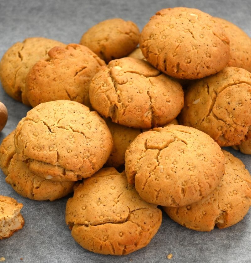 cinnamon biscuits