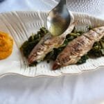 Ντοματόψωμο με κρεμμύδι, θυμάρι και κολοκυθόσπορους