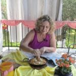 Κολιοί γούνα στα κάρβουνα με χόρτα και σκορδαλιά καρότου