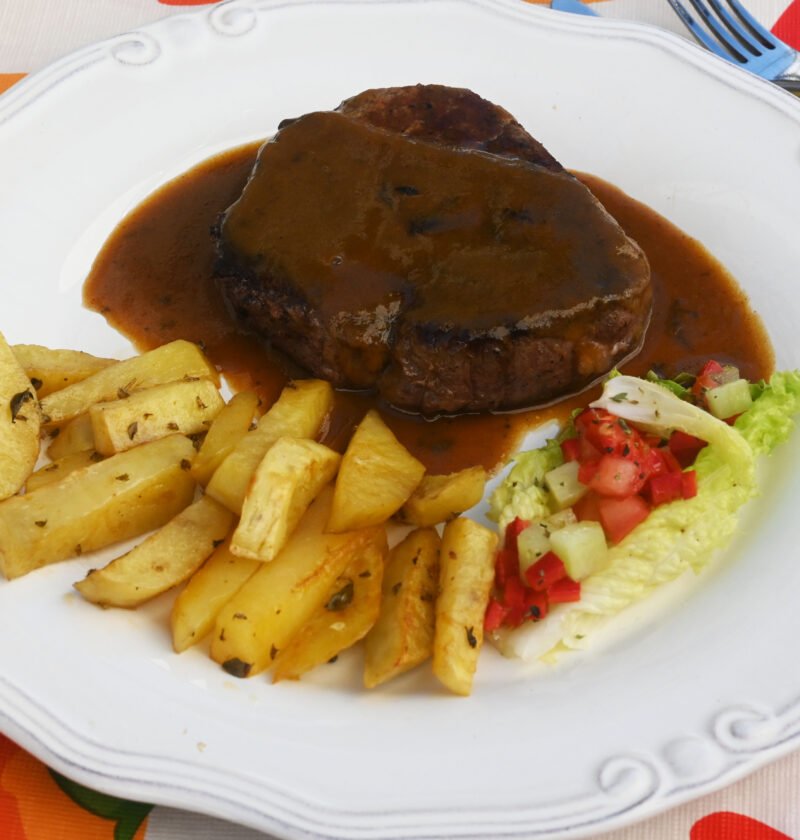 bon fillet and wine sauce