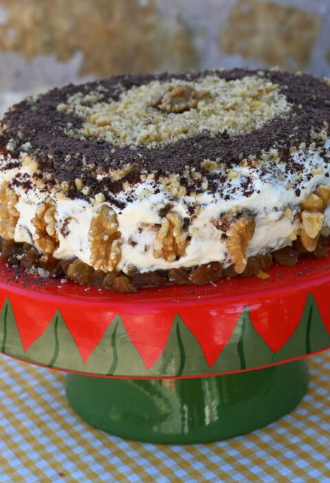 wallnuts raisin cake