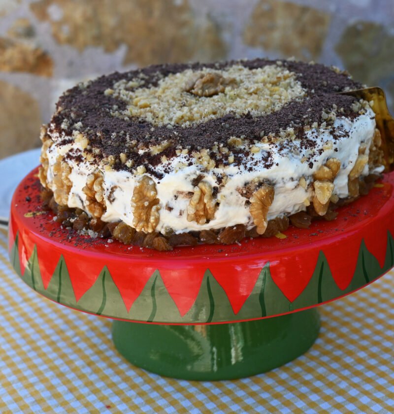 wallnuts raisin cake